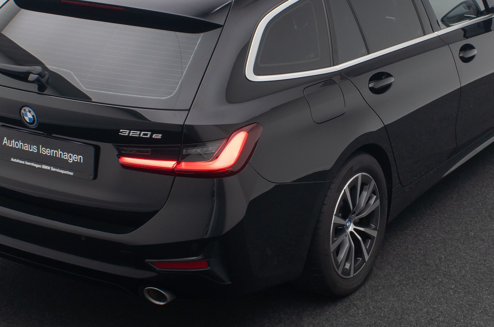 Fahrzeugabbildung BMW 320e Sport Line Alarm DAB Kamera Individual Komf