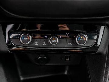 Opel Corsa F e Basis Verkehrsschilder-Assistent PDC