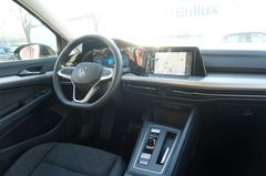 Fahrzeugabbildung Volkswagen Golf VIII Variant Life eTSI DSG Kamera ACC AHK!