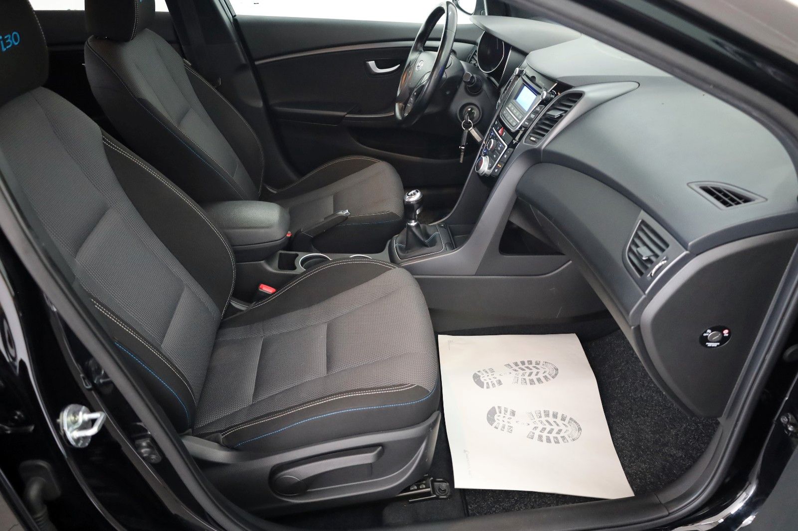 Fahrzeugabbildung Hyundai i30 blue Passion SH,PDC,8 fach bereift