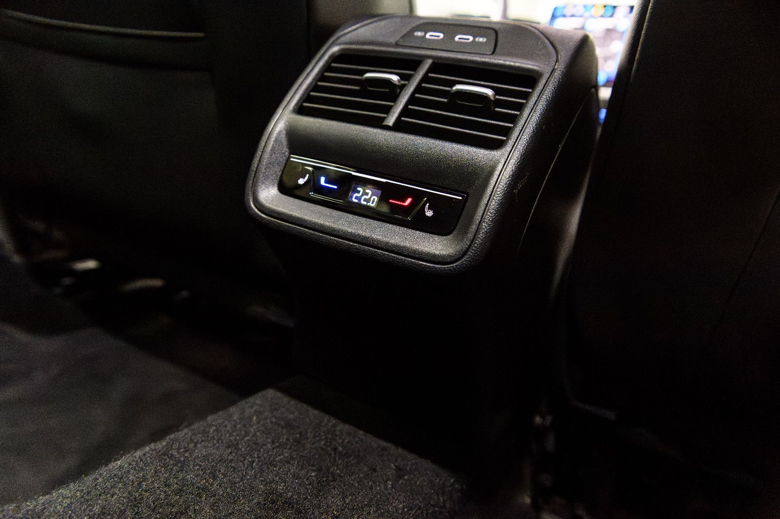 Fahrzeugabbildung Volkswagen Passat Variant 2.0 TDI 110 kW+AHK+SHZ+STANDHEIZU