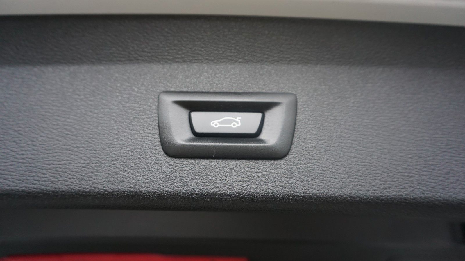Fahrzeugabbildung BMW X1 sDrive 18 i *NAVIGATION*Elektr.Heckklappe*