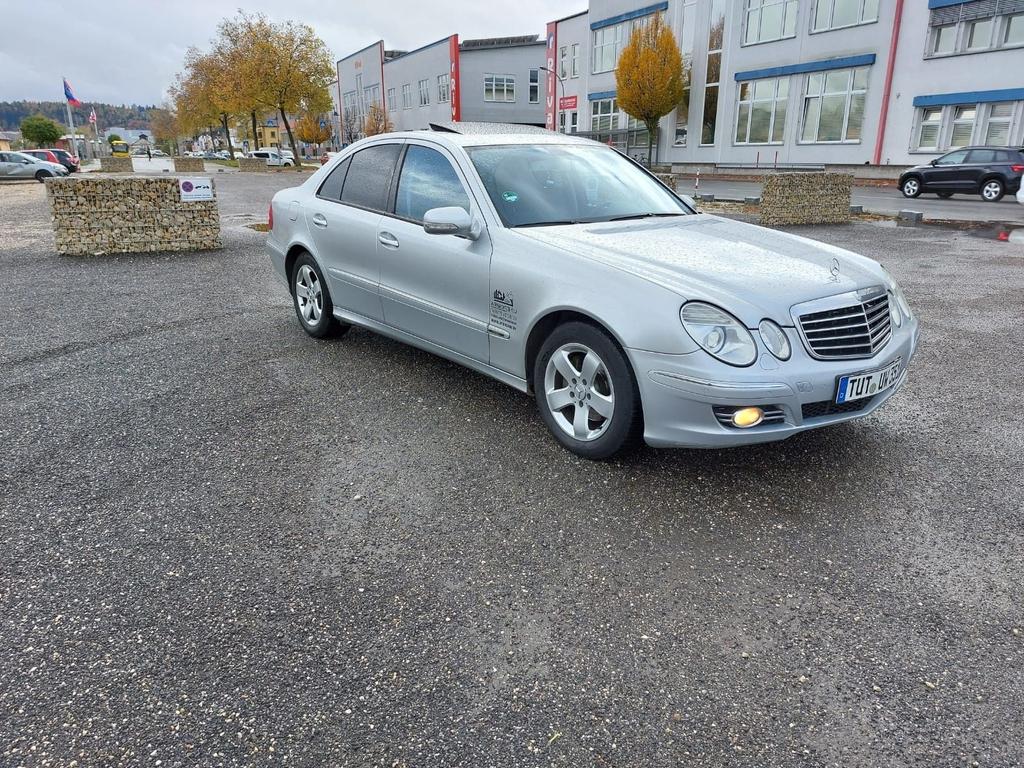 Mercedes-Benz E 320