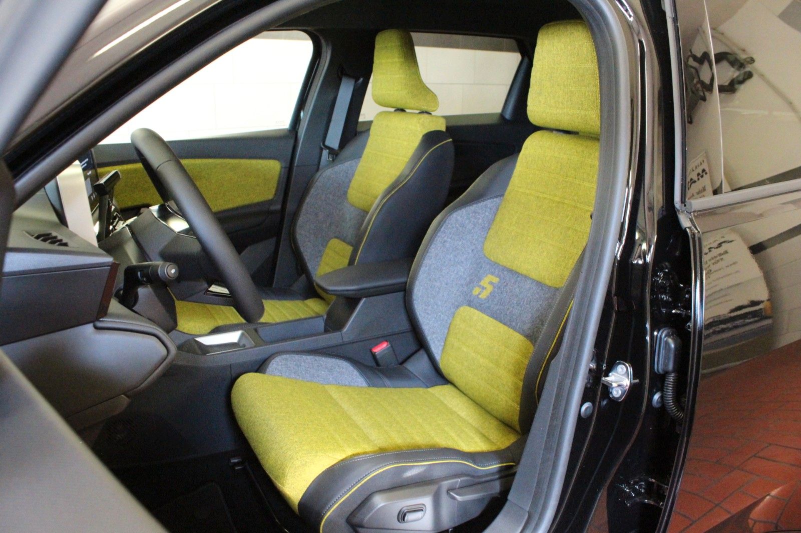 Fahrzeugabbildung Renault R 5 Iconic Five 120 Urban Range*Harman Kardon*