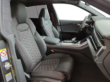 2025 AUDI RSQ8 photo 6