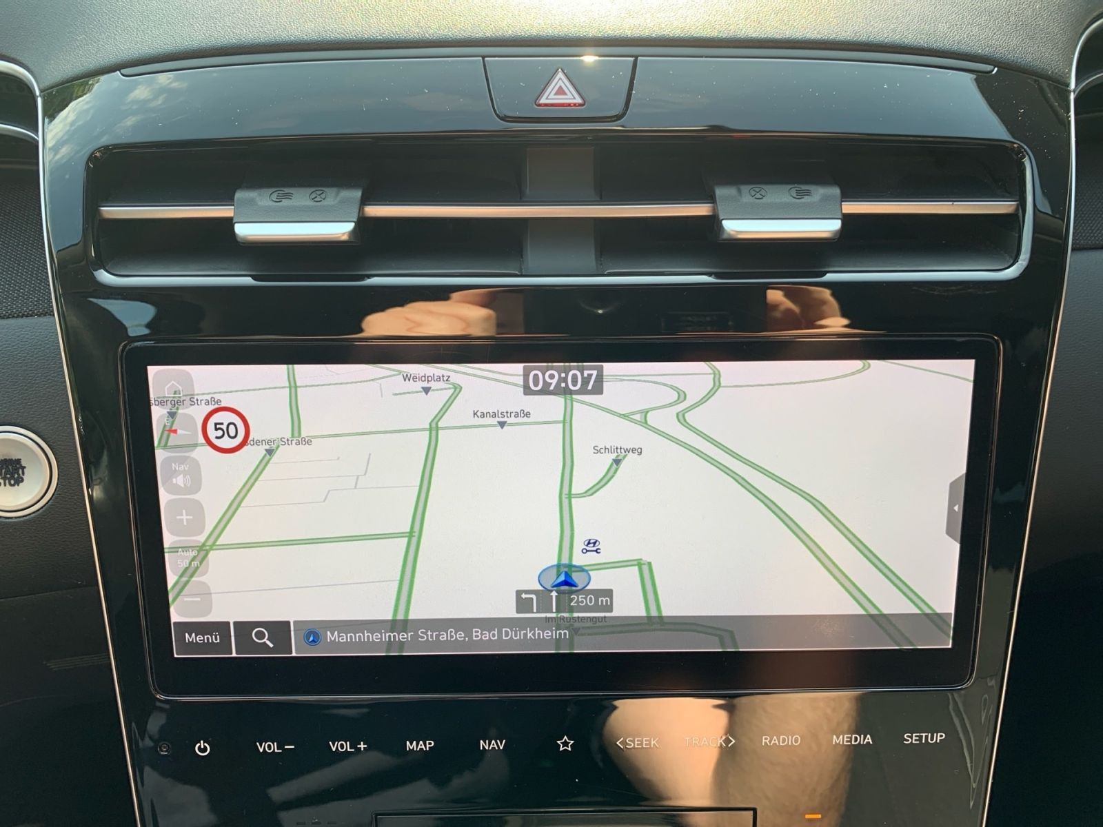 Fahrzeugabbildung Hyundai TUCSON 1.6 T-GDI Trend Hybrid 4WD AssiPaket