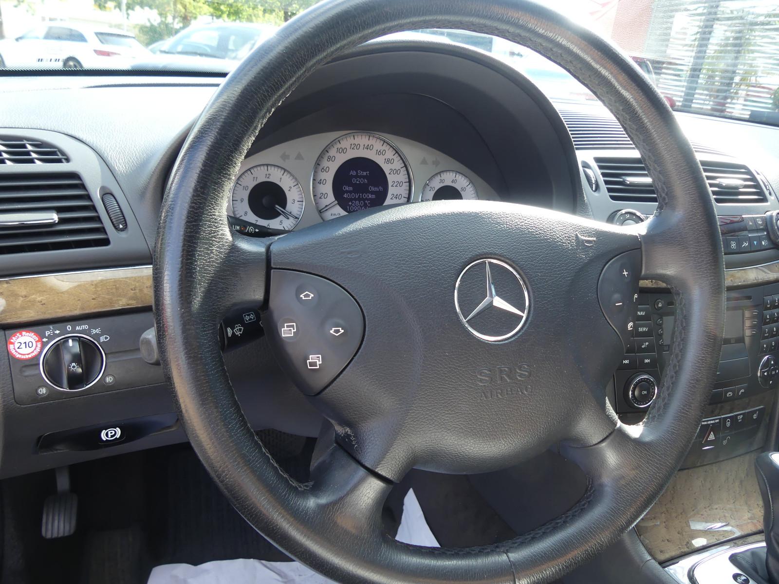 Mercedes-Benz E200 2004 — photo 15