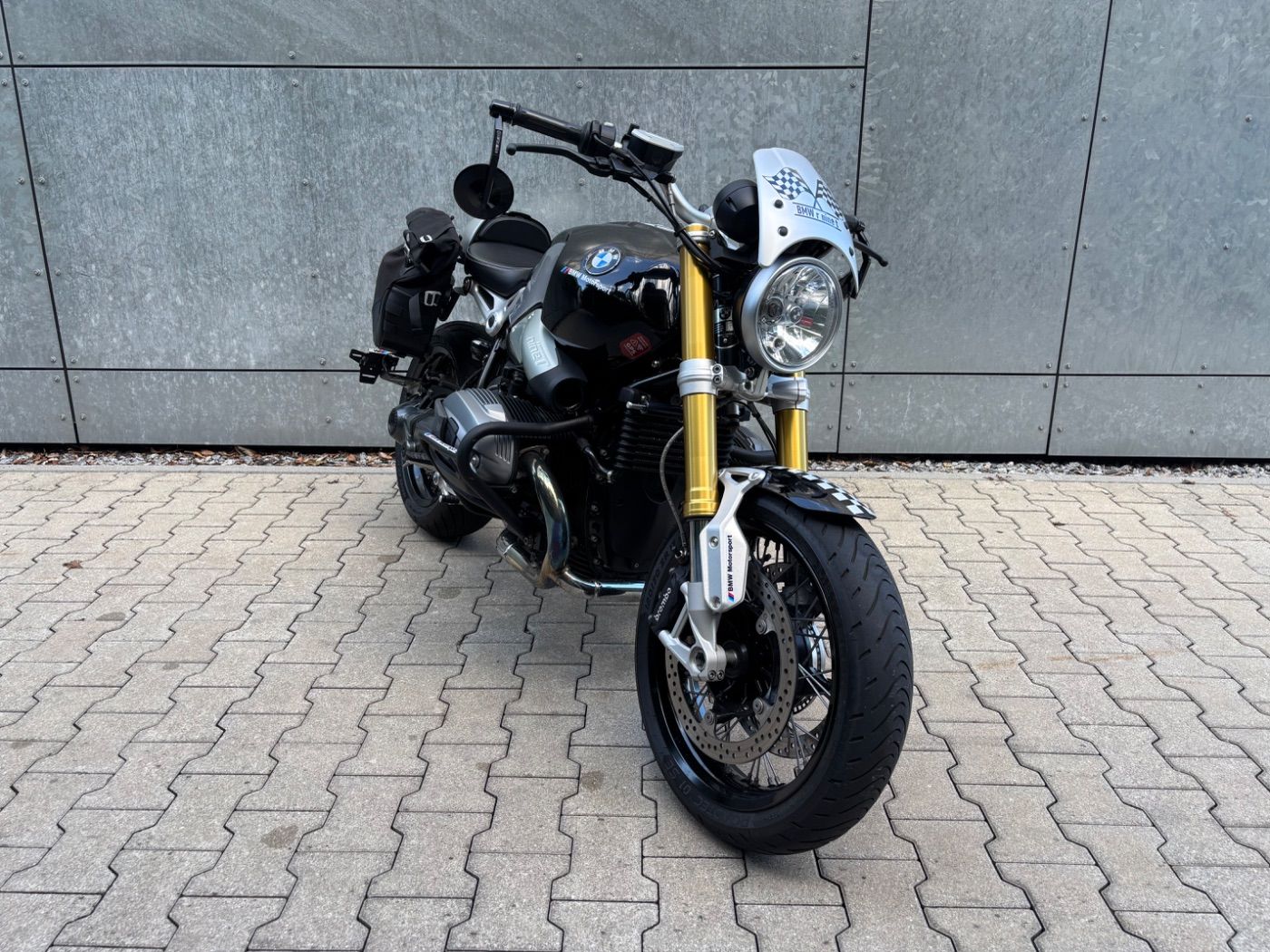Fahrzeugabbildung BMW R nine T viel Zubehör