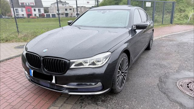 BMW 730