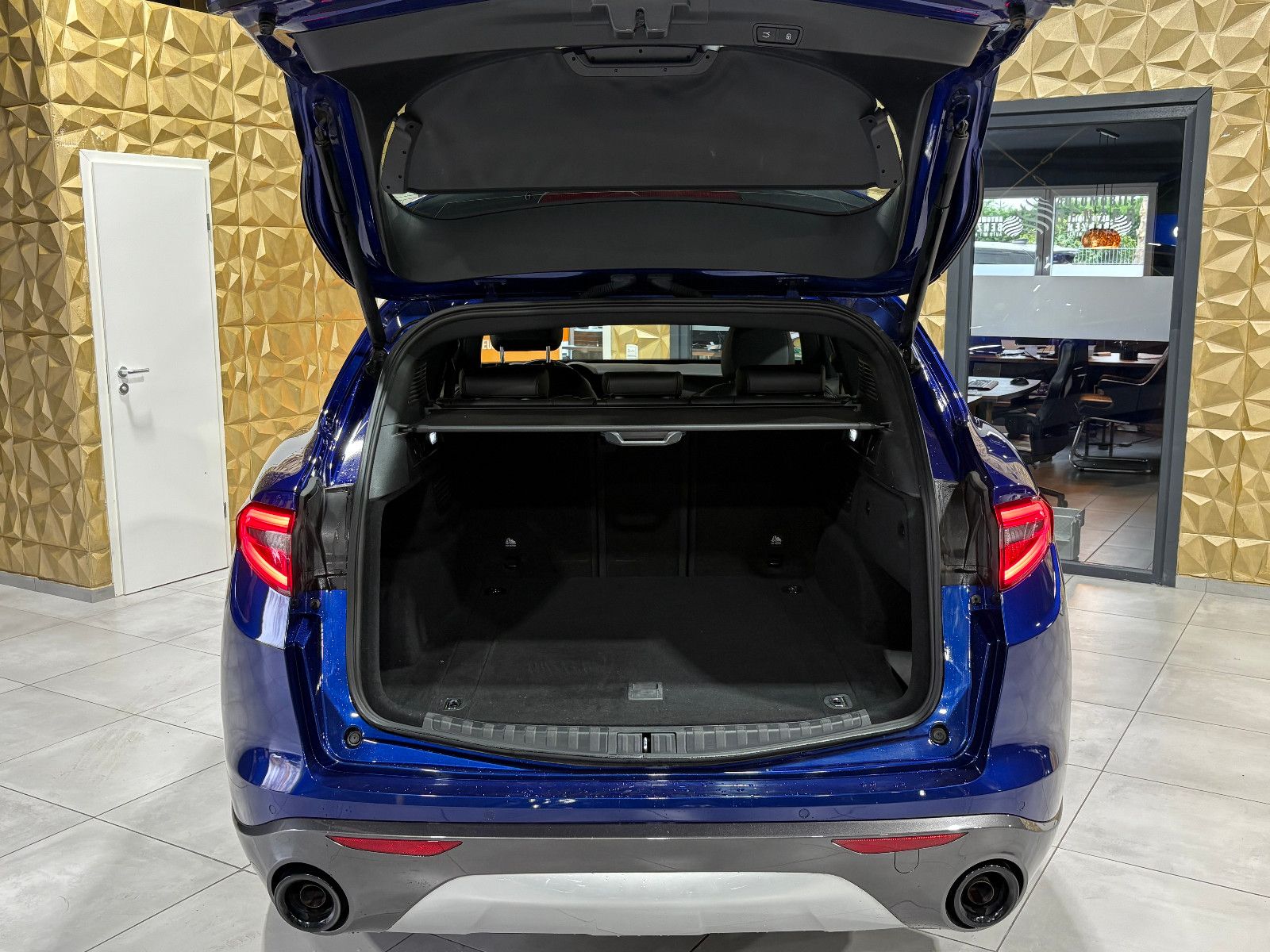 Fahrzeugabbildung Alfa Romeo Stelvio Ti Q4/MEMORY/NAVI/KAMERA/ACC/KLIMA