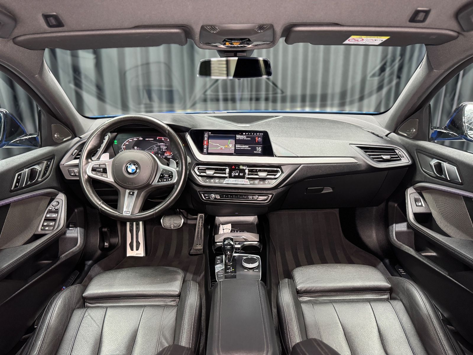 Fahrzeugabbildung BMW M135 i xDrive|H/K|NAVI|ACC|HEAD-UP|SPORTSITZE|