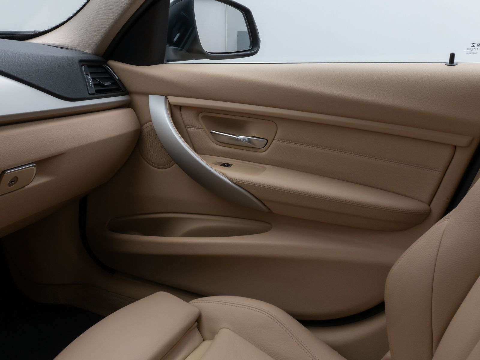 Fahrzeugabbildung BMW 320d xD PDC HUD Lenkrhzg Stop&Go Alarm Komfort