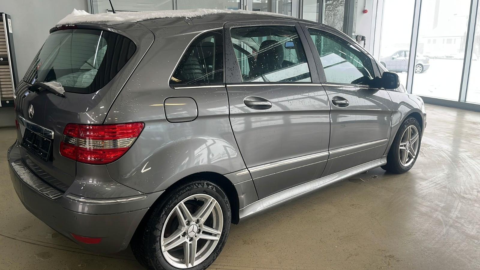 Mercedes-Benz B 160  Sport Tourer "NAVI XENON AMG Ausstattung"