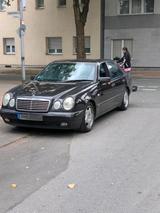 Mercedes-Benz E230 Scheckheftgepflegt bei ... - Mercedes-Benz E 230 in Essen