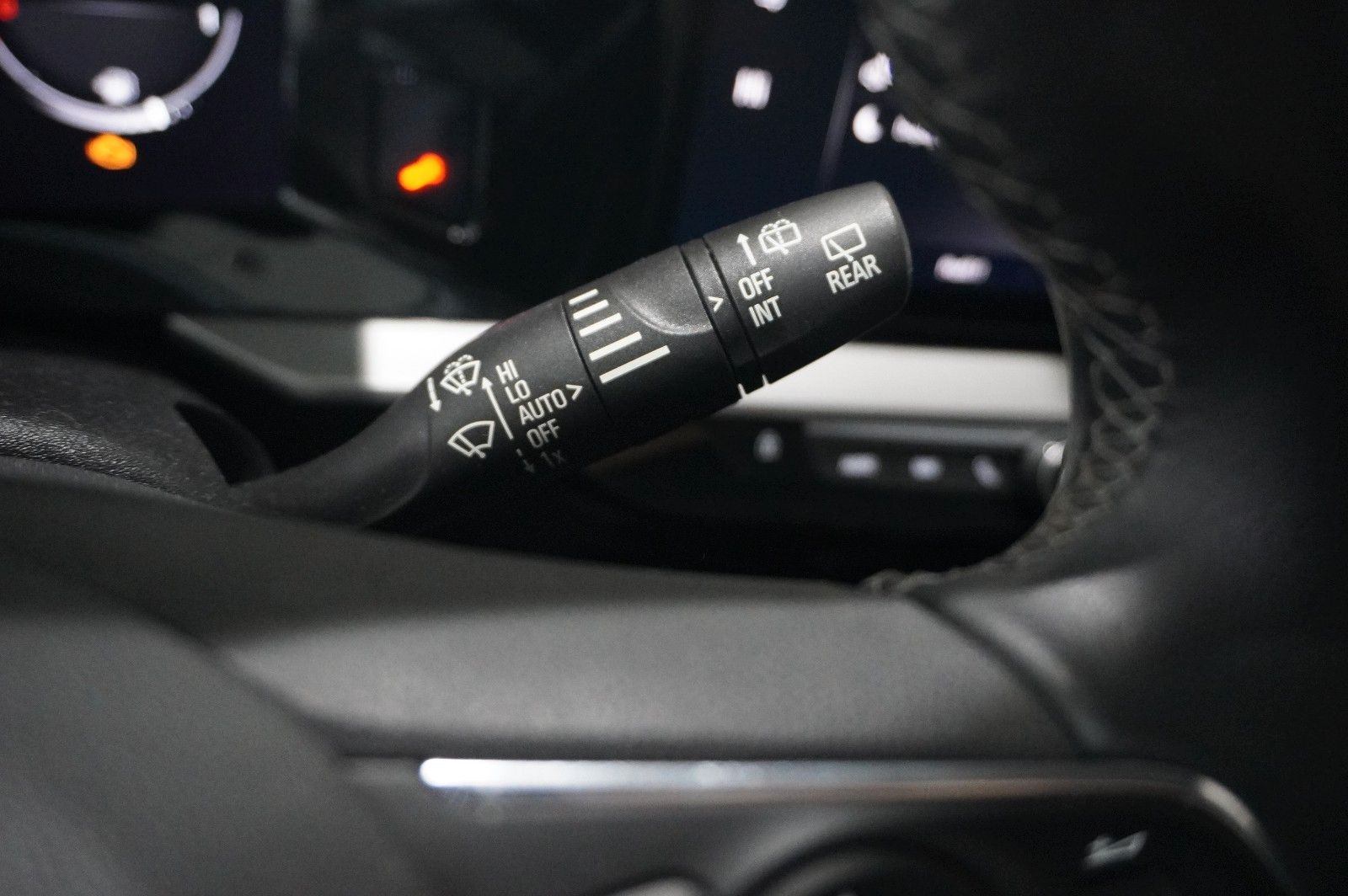 Fahrzeugabbildung Opel Mokka 1.2T ELEGANCE NAVI/LED/KAMERA/SPORT/DAB+