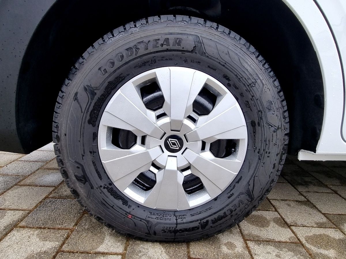 Fahrzeugabbildung Renault Master Kasten FWD extra L2H2 3,5t Blue dCi 150