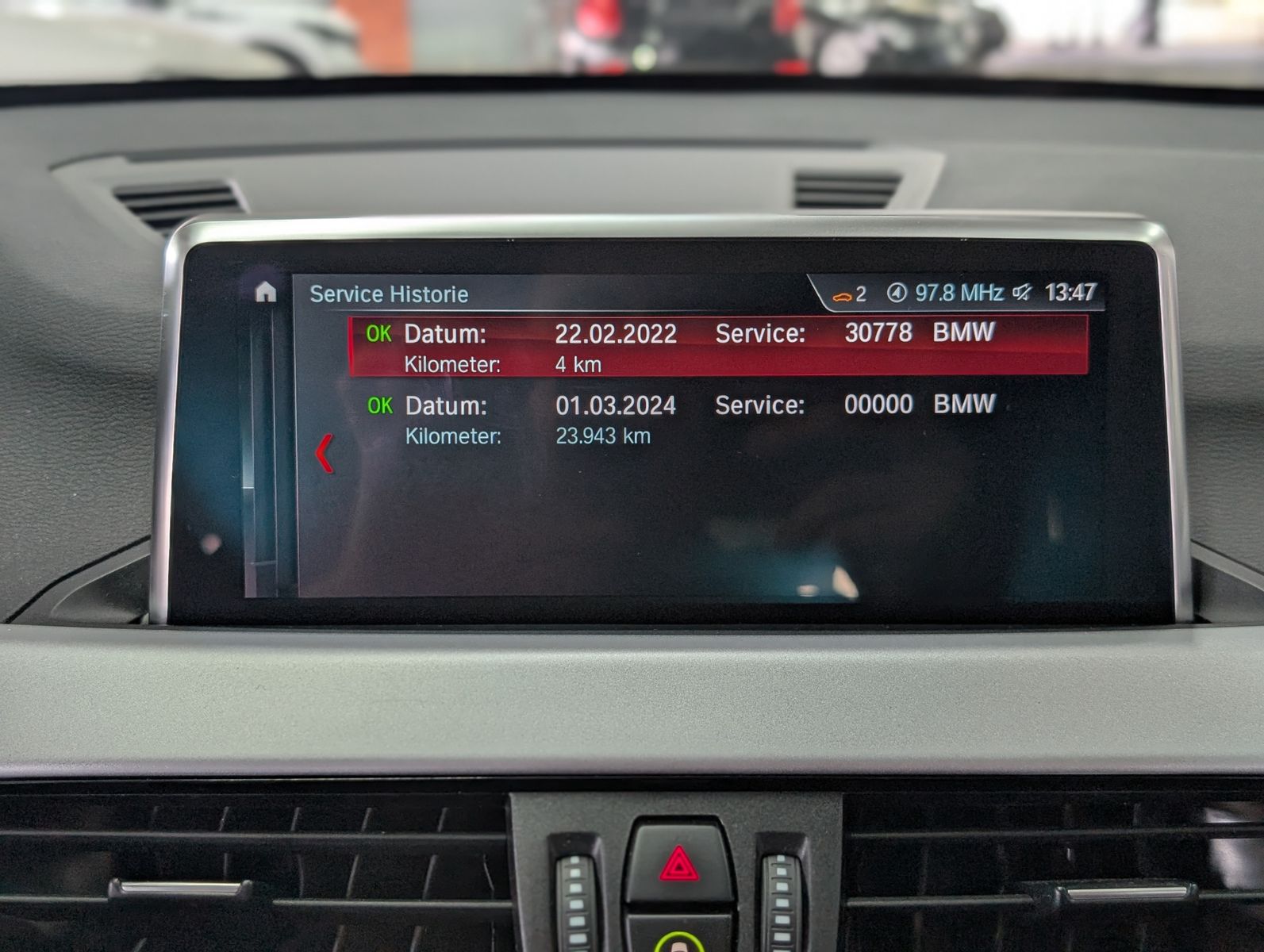 Fahrzeugabbildung BMW X1 xDrive 25e Advantage AHK LED APP VIRT SoH 87%