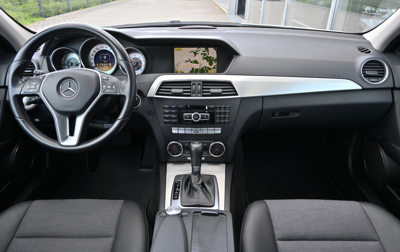 Fahrzeugabbildung Mercedes-Benz C 250 T BlueEFF. AVANTGARDE Facelift °AHK°COMAND