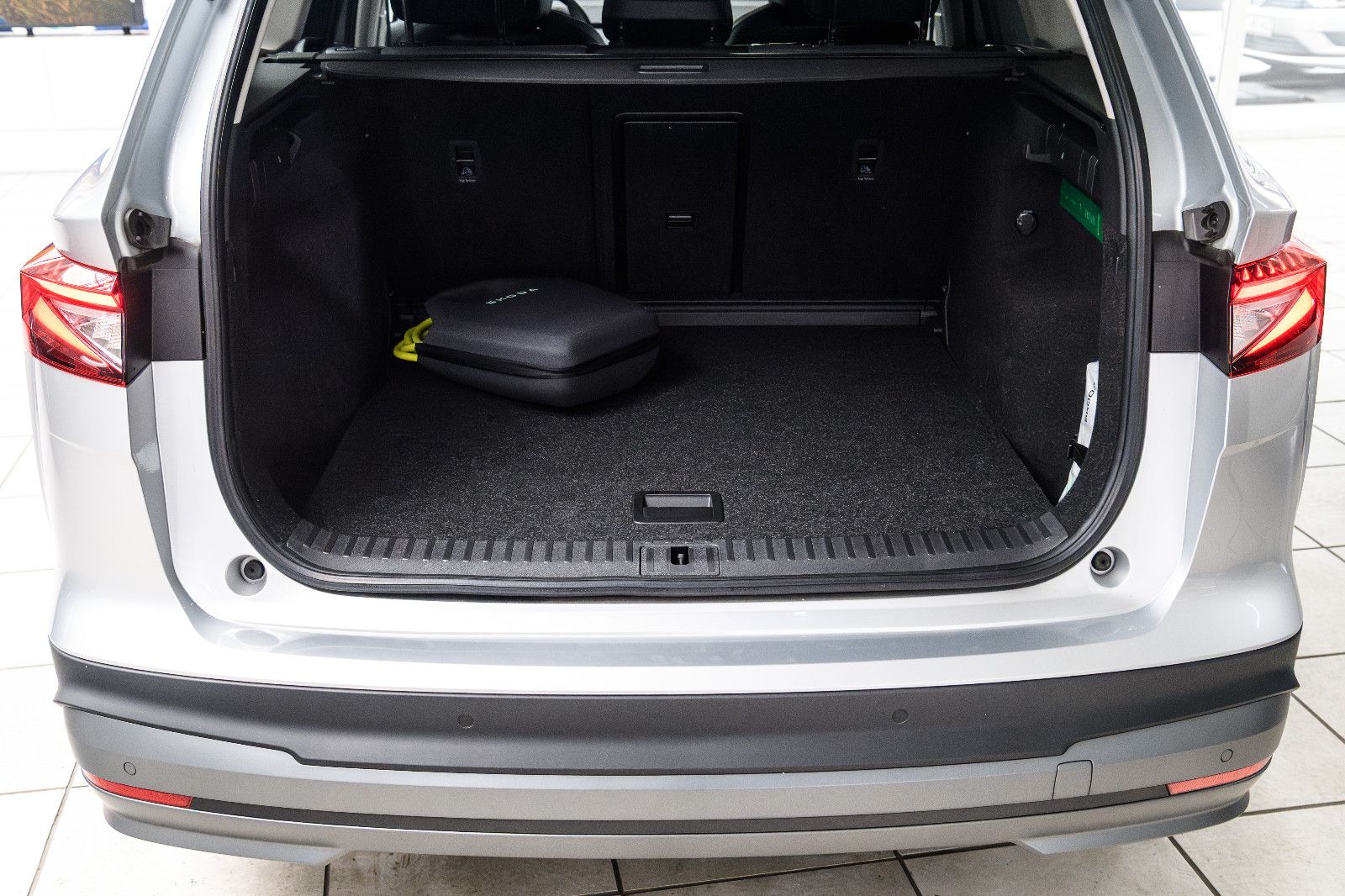 Fahrzeugabbildung SKODA Enyaq 60 Loft MATRIX-LED+RFK+NAVI+KEYLESS+SZH