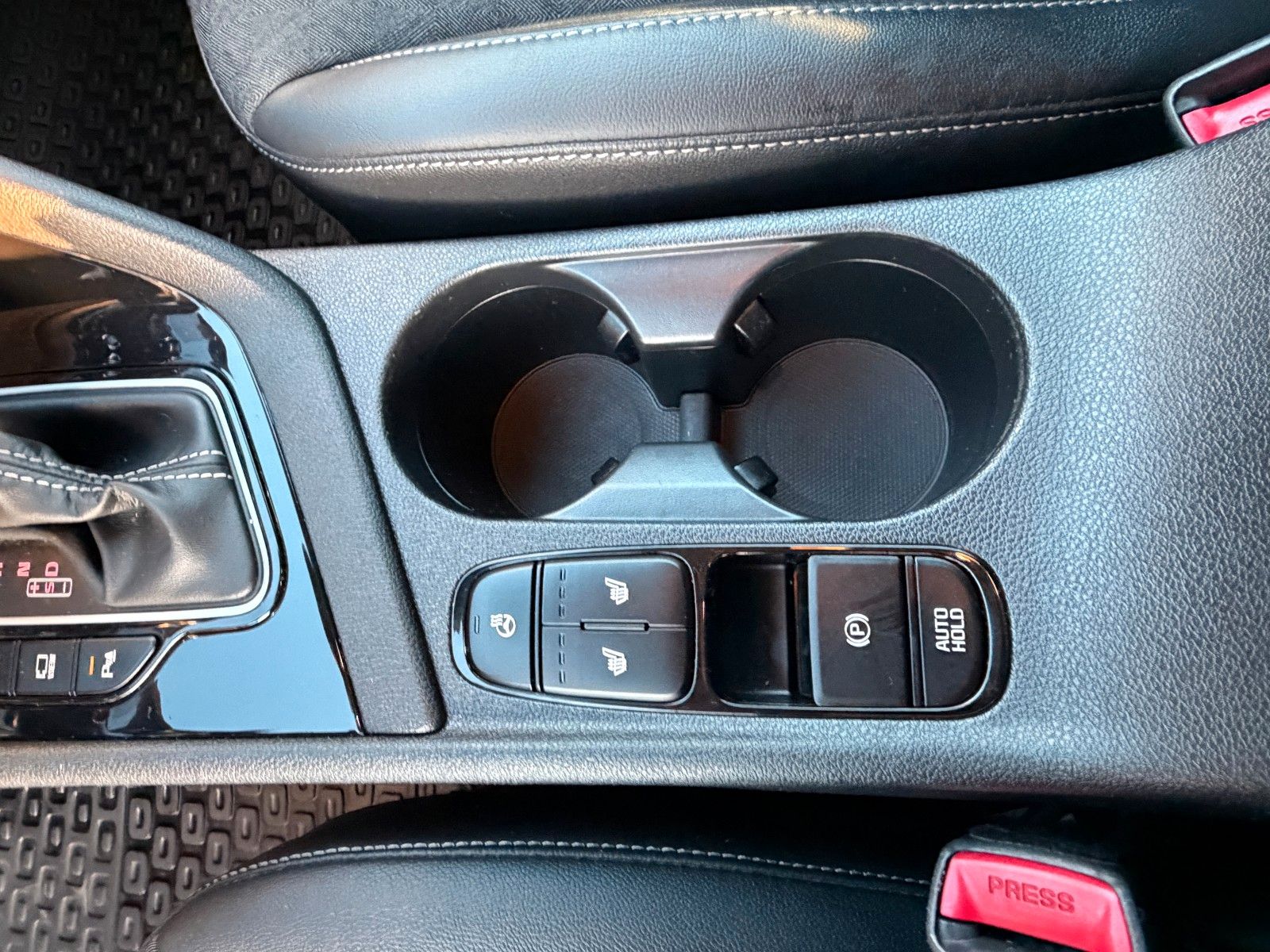 Fahrzeugabbildung Kia Niro Vision Plug-in Hybrid Navigation Style Pake