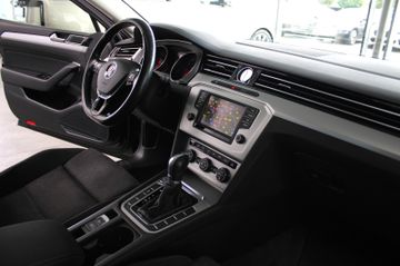 Volkswagen Passat - 6