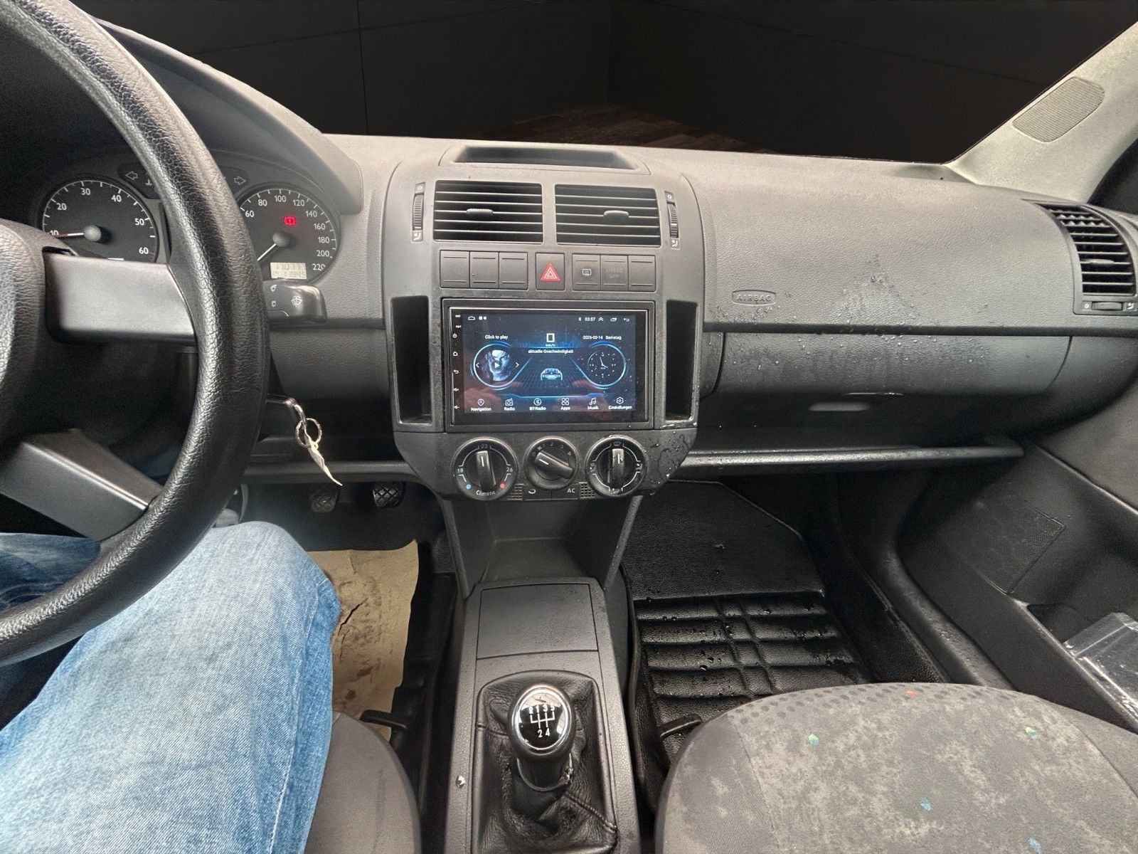 Fahrzeugabbildung Volkswagen Polo 1.2 47kW Trendline Klima/Sport Paket