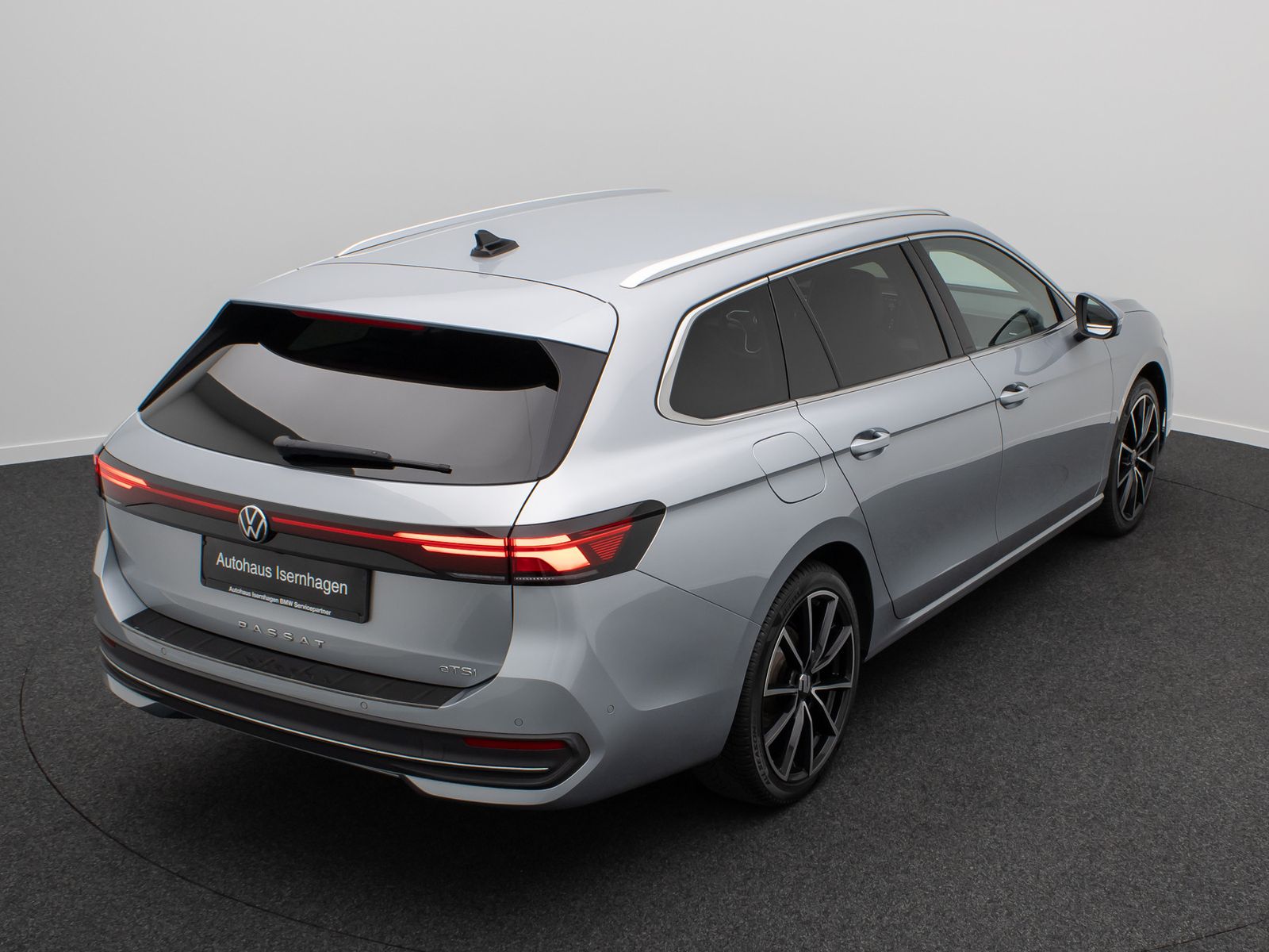 Fahrzeugabbildung Volkswagen Passat 1.5 eHybrid Business 360° AHK ACC Massage