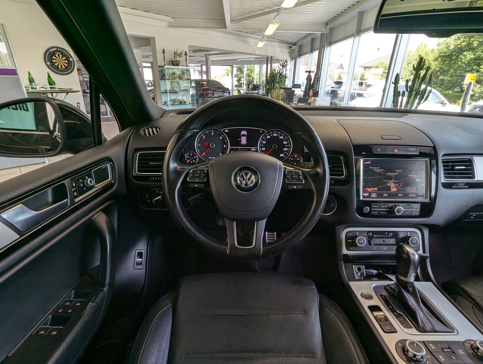 VW Touareg V6 TDI Pano Bi-Xen Memory DYNAUDIO StHz - Image 20