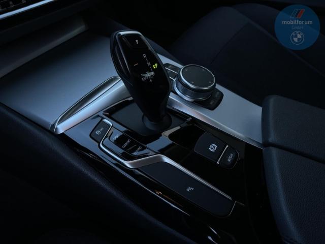 BMW 520 d Lim. StandHZG AHK HUD HiFi ACC Kamera DAB+