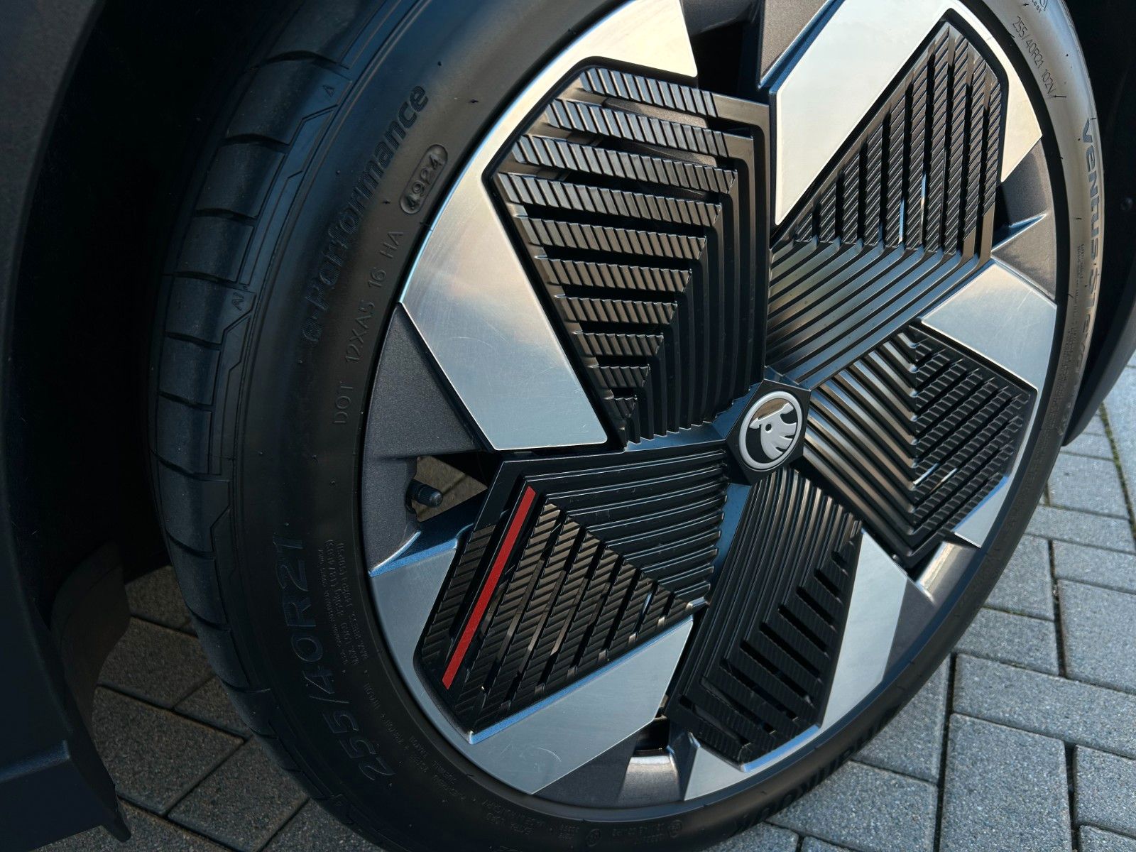 Skoda ELROQ 85 FIRST EDITION * VOLL * 5J GARANTIE * imagem 2