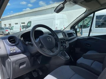 Opel Vivaro - 11