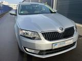 Skoda Octavia 4x4  2.0TDI*NUR 67TKM*NAVI*SHZ*TEMP*PANO - Skoda Octavia