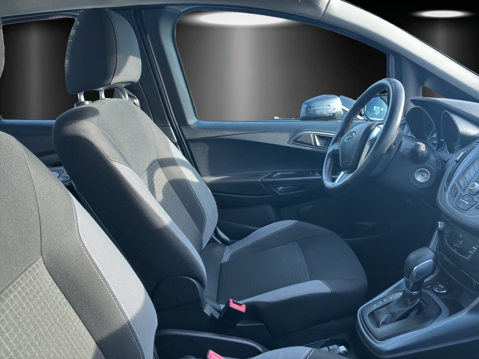 Fahrzeugabbildung Ford B-Max 1.6  SYNC Ed. Aut., PDC vo.& hi.,Wintepake