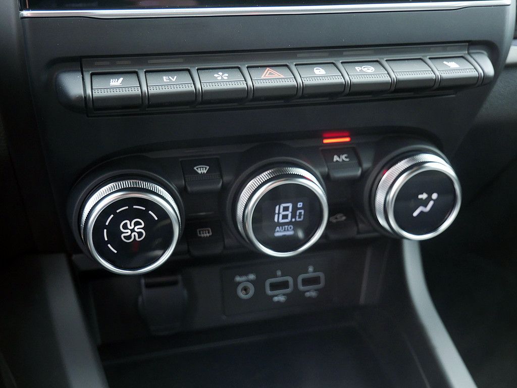 Fahrzeugabbildung Renault Arkana Engineered E-Tech 145 NAVI ACC LED 360°
