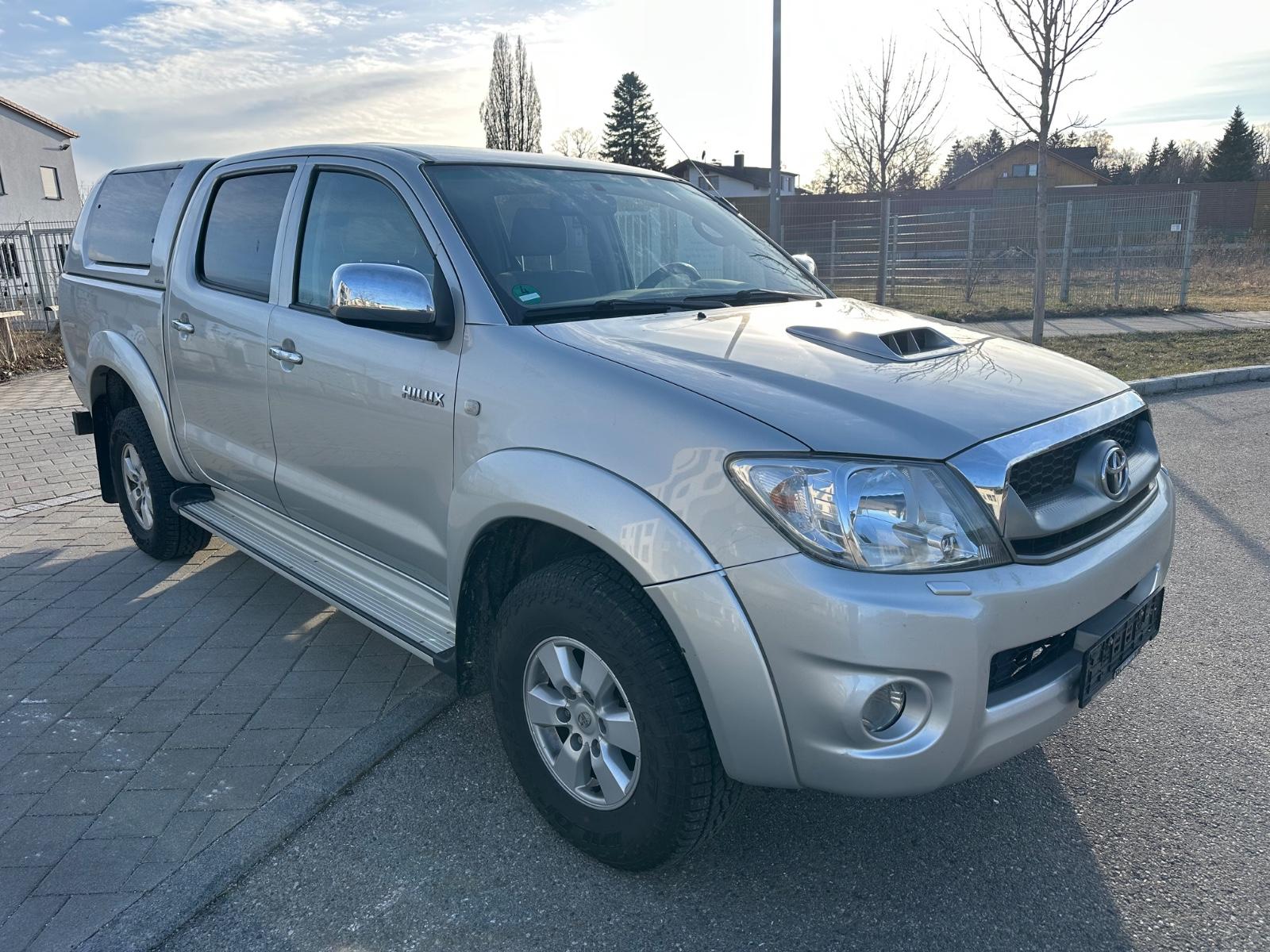 Toyota Hilux Double Cab 4x4 Automatik 1.Hand Hardtop