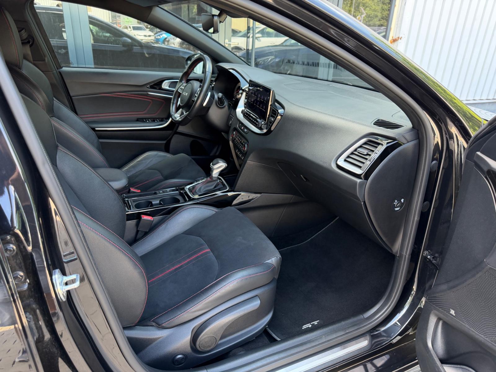 Kia Ceed GT/Automatik/LED/JBL/AHK/Alcantara/47700km