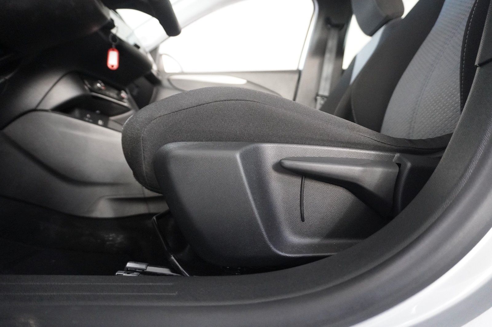 Fahrzeugabbildung Opel Corsa F 1.2T FACELIFT NAVI/LED/VIRT./KAMERA/DAB+