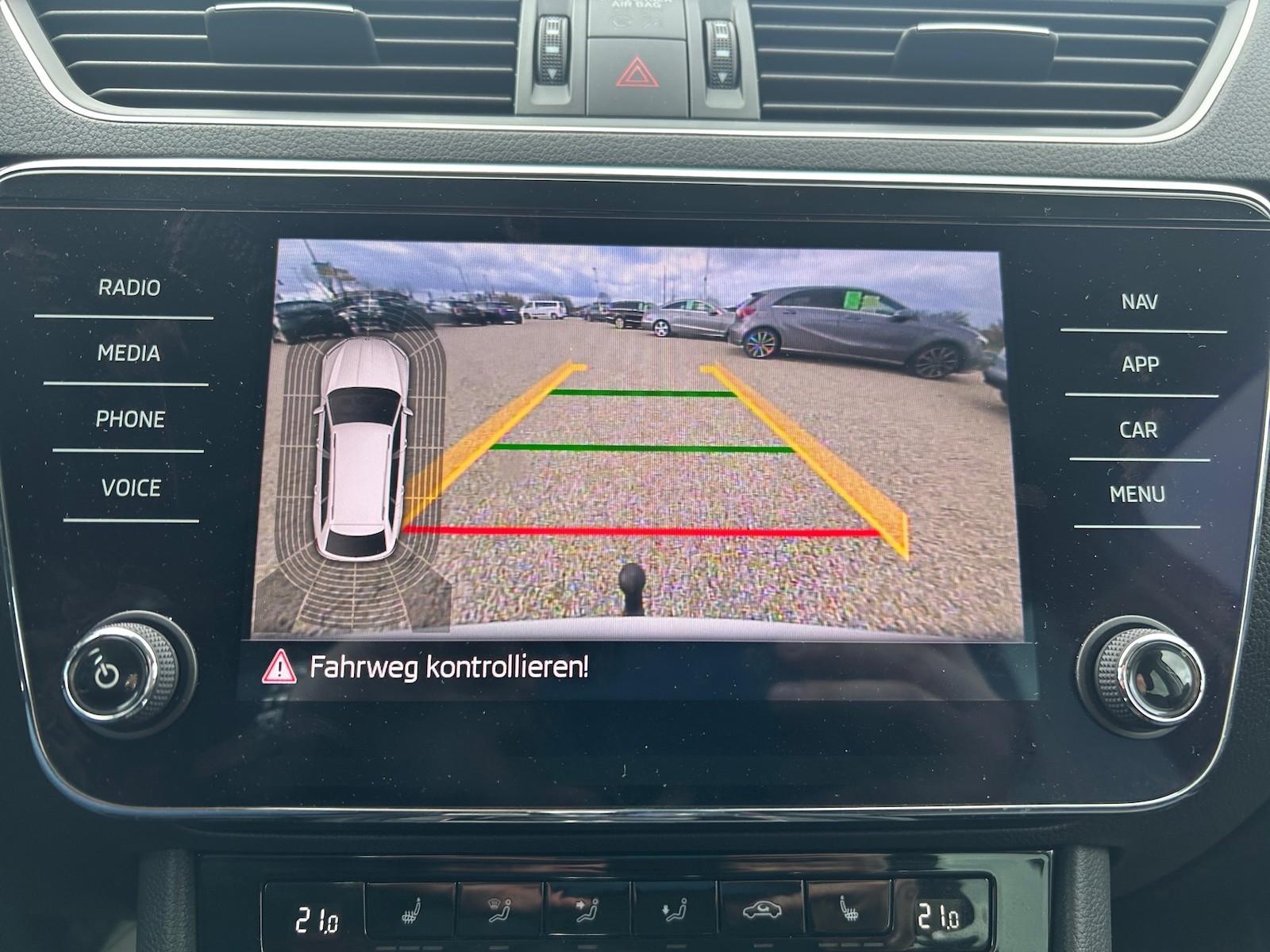 Skoda Superb Style Automatik dig.Cockpit*AHK*Leder*PDC, миниатюра 18