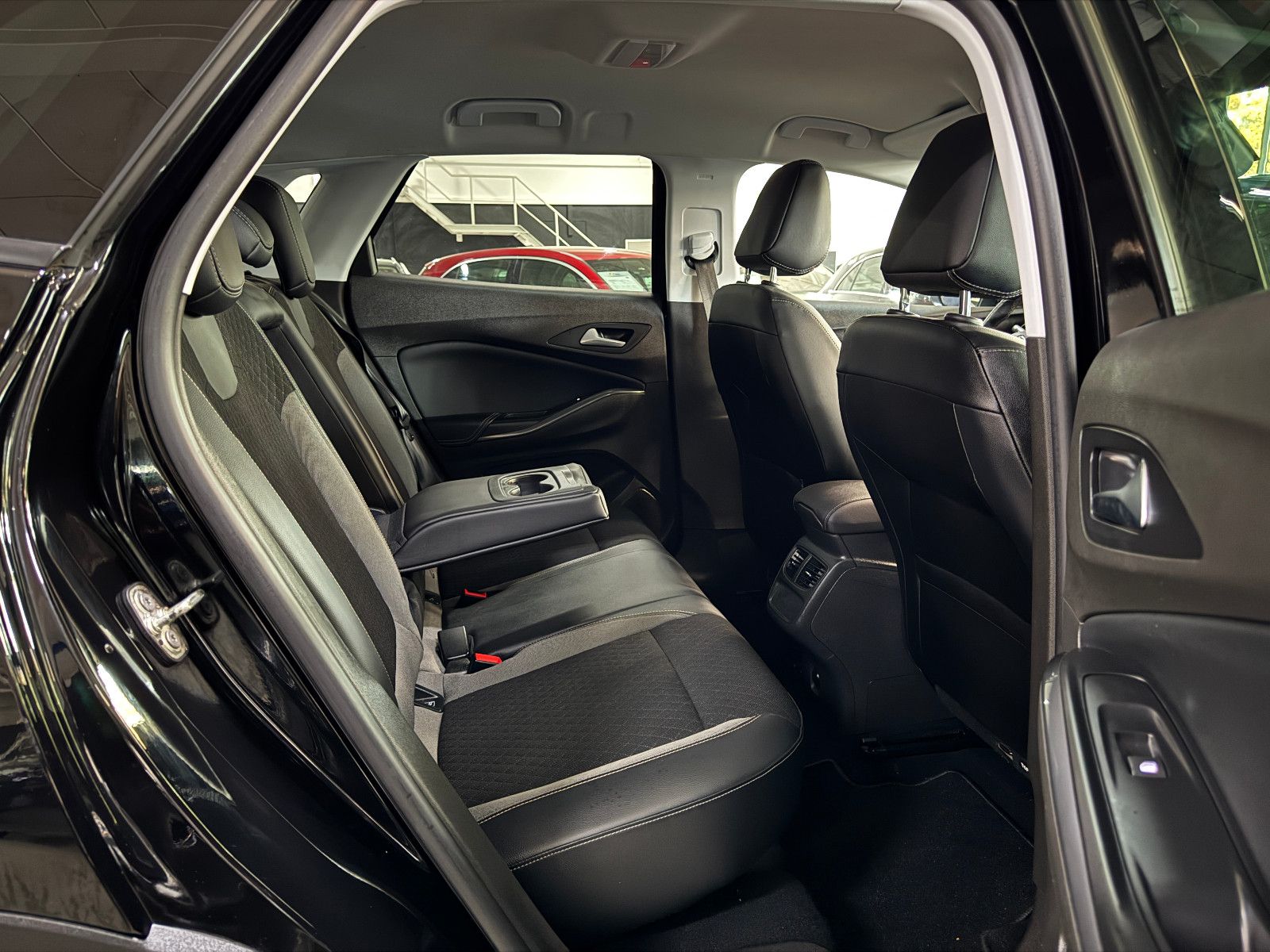 Fahrzeugabbildung Opel Grandland (X) SPORTPAKET & DESIGN LINE AHK LED+