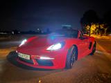 Porsche Boxster in Traumzustand , top Ausstattung - Porsche Boxster: Rot, Leder