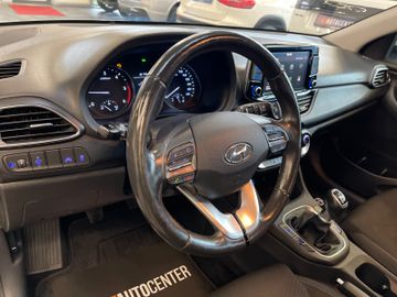 Hyundai i30 cw Trend *NAVI*KAMERA*PDC*CARPLAY*SHZ*LKRHZ*