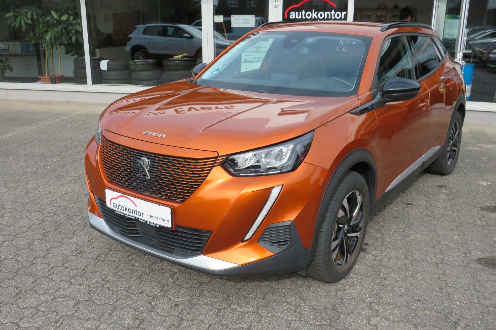 Fahrzeugabbildung Peugeot 2008-E ALLURE APP-CONNECT PDC GRA TELVOR 1.Hd