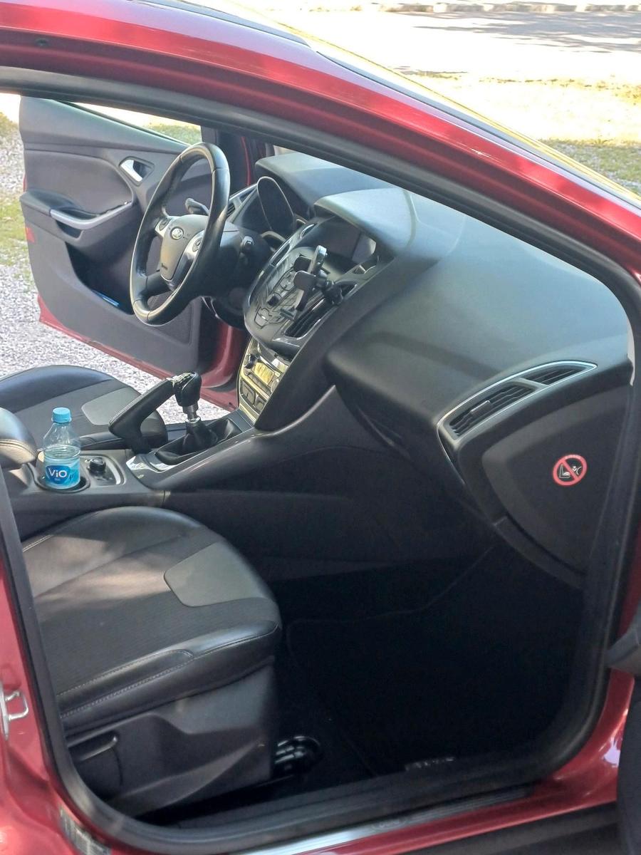 Ford Focus 2013 — photo 11