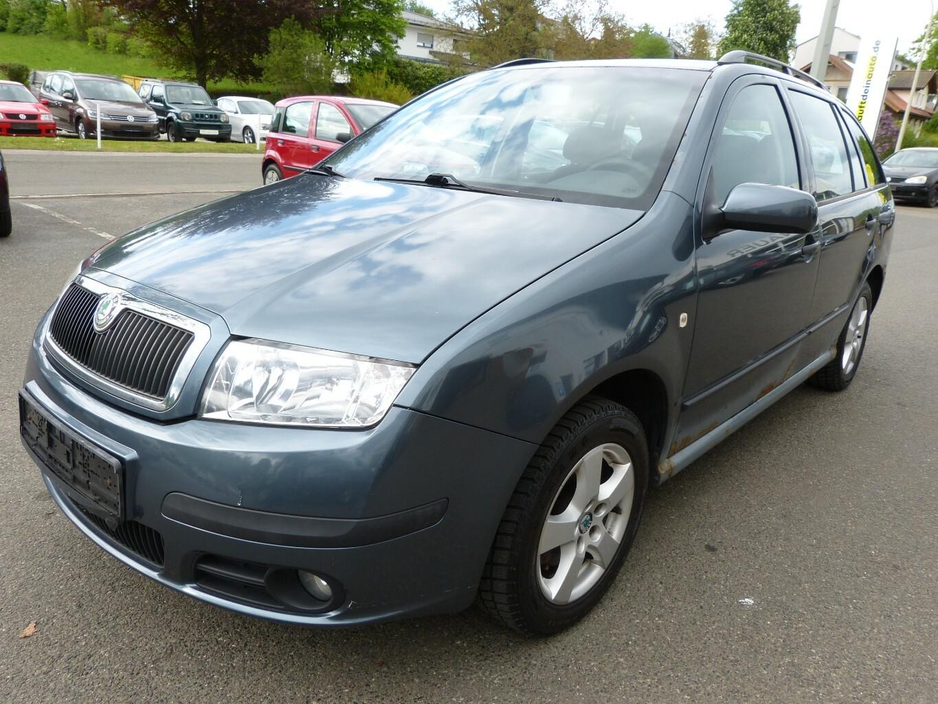 Skoda Fabia 2006 — rear view