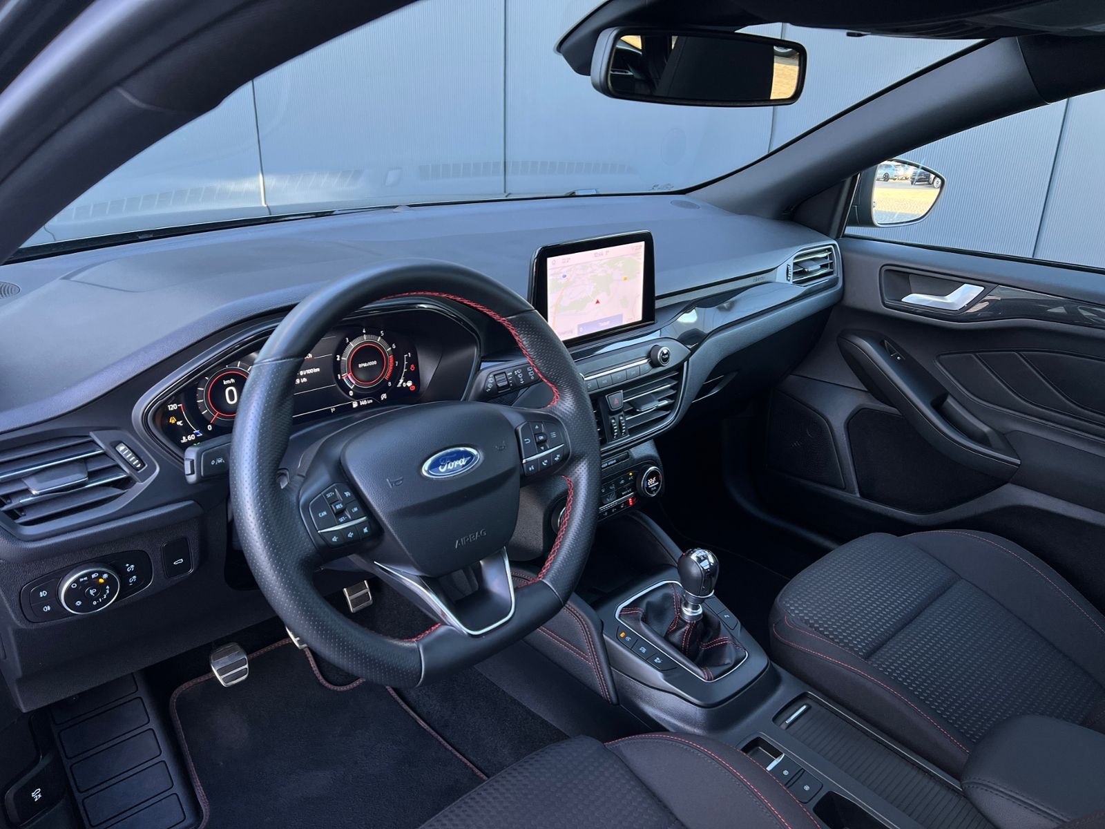 Fahrzeugabbildung Ford Focus Turnier ST-Line X 1.0 EcoBoost Hybrid *AHK