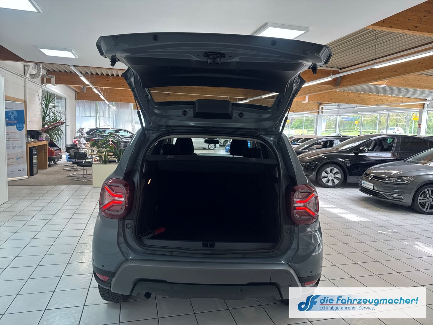 Fahrzeugabbildung Dacia Duster II Journey Navi 360 Kamera Klimaautom SHZ