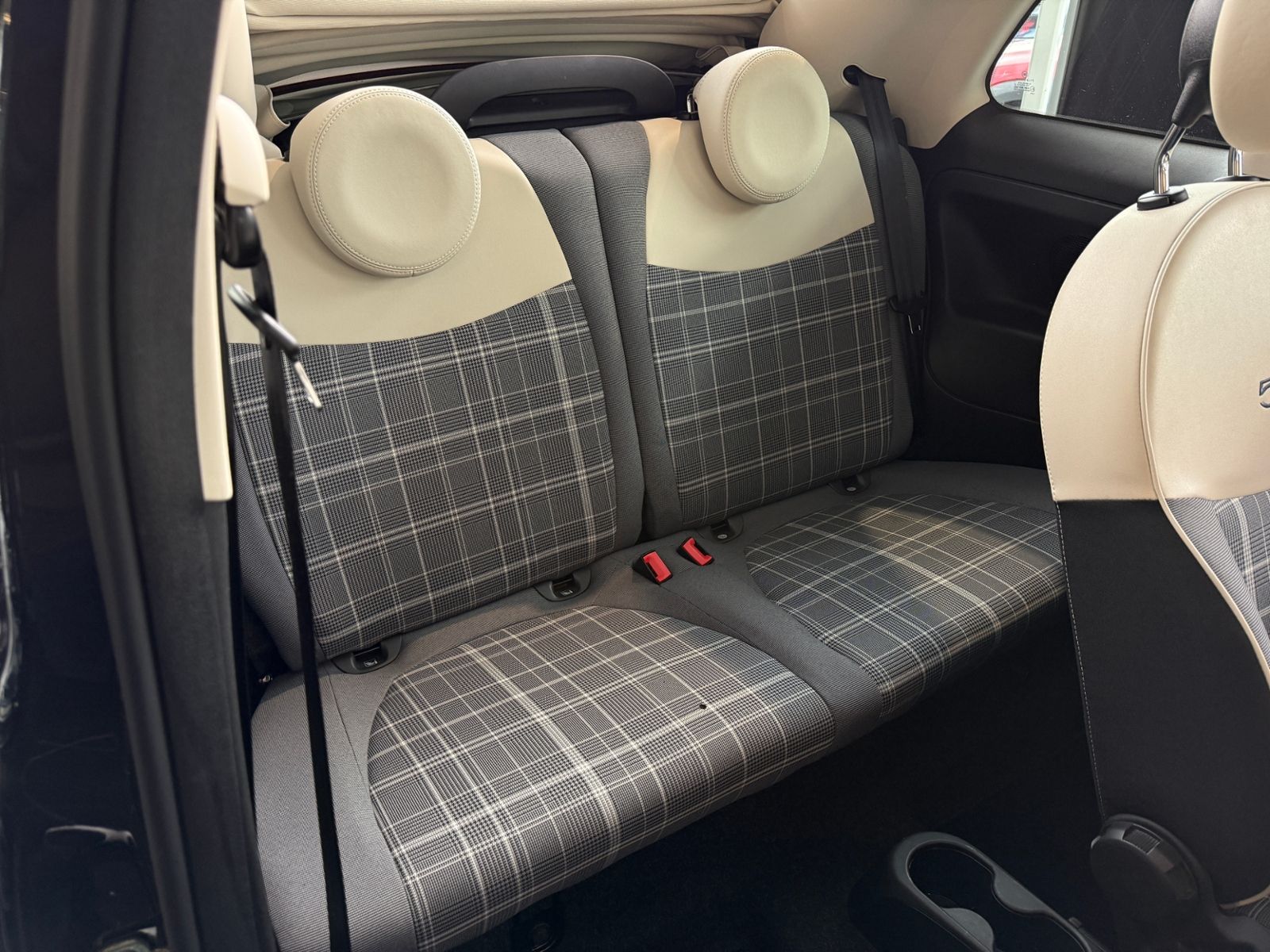 Fahrzeugabbildung Fiat 500C Lounge NAVI PDC ALU