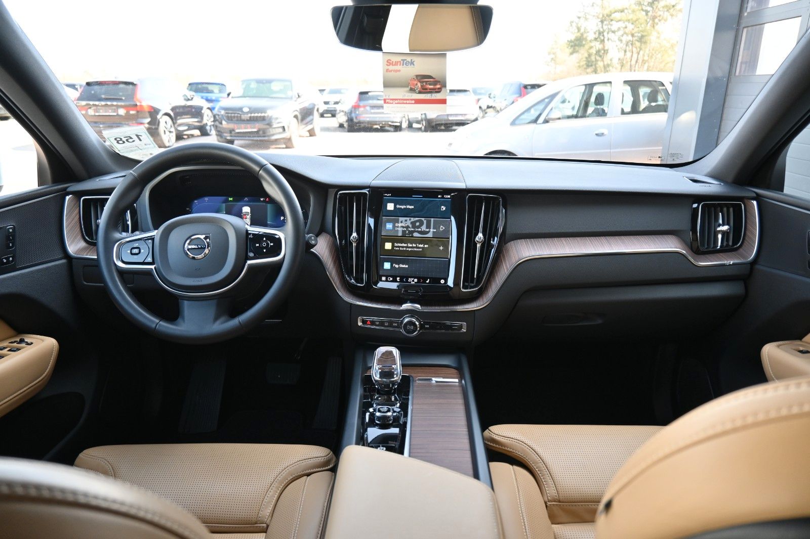 Fahrzeugabbildung Volvo XC60 B4 Plus Bright*LED*Google*STHZ*NAVI*AHK