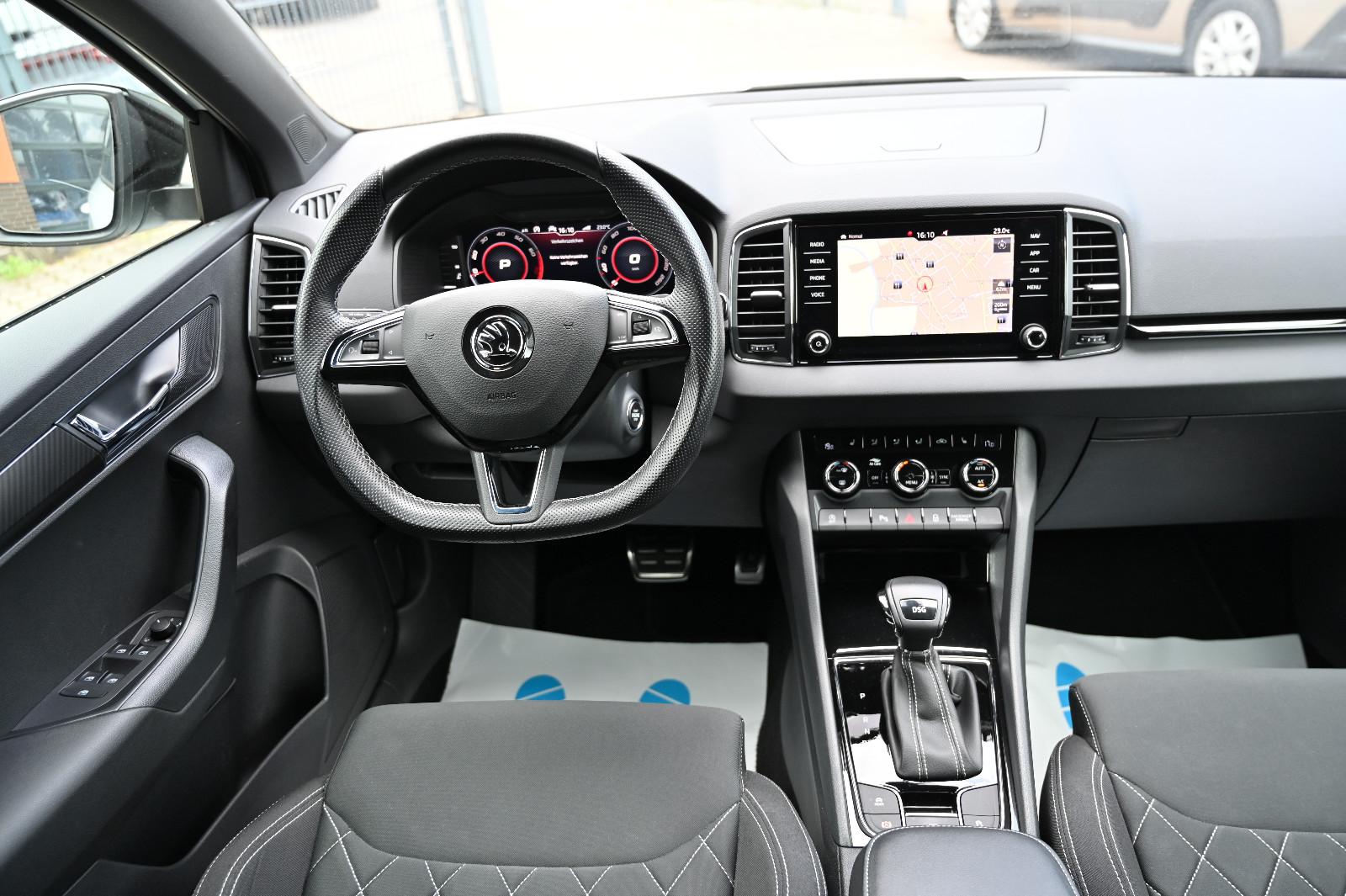 Skoda Karoq 1.5 TSI Sportline Navi CarPlay LED PDC