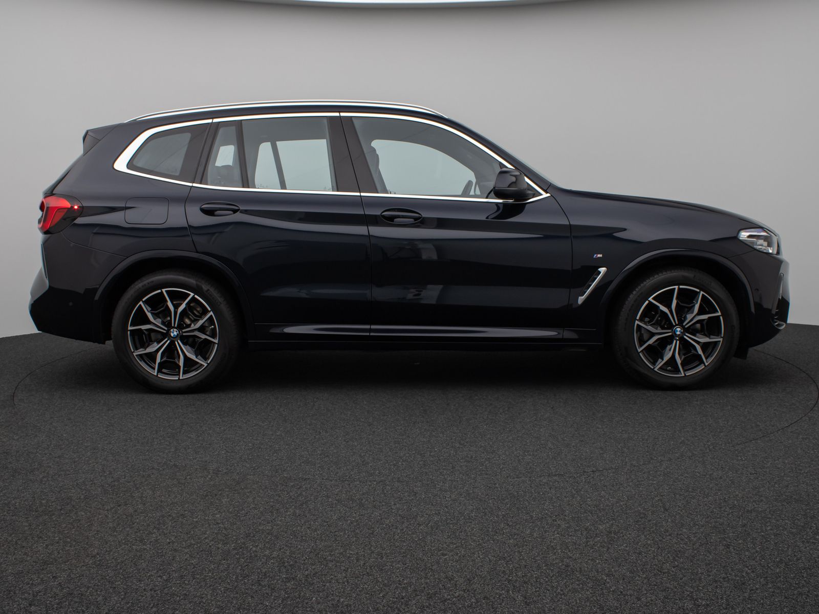 Fahrzeugabbildung BMW X3 xD20i M Sport Panorama Kamera HiFi DAB 19Zoll